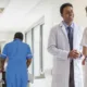 Praticien hospitalier avec activité libérale